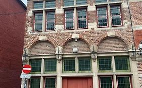 1597 Medieval Modern House
